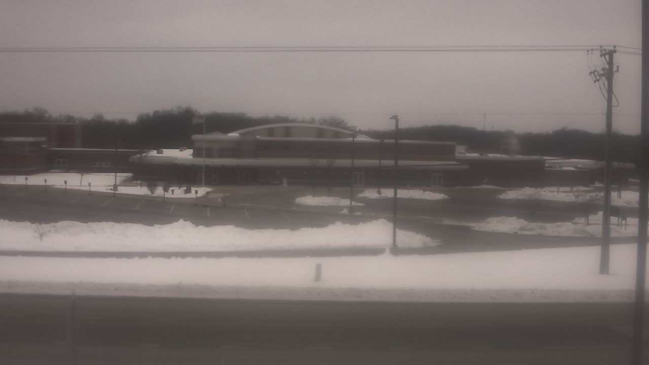 Thumbnail for current weather camera view from Fremont School District 79 in Mundelein, Illinois