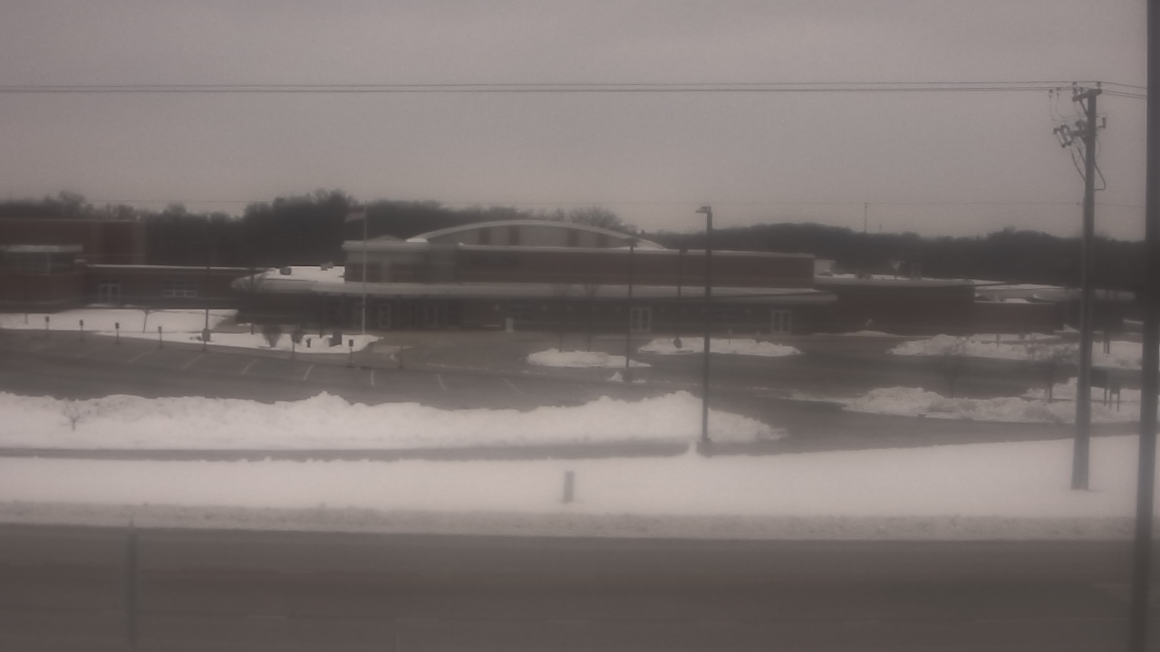 Thumbnail for current weather camera view from Fremont School District 79 in Mundelein, Illinois