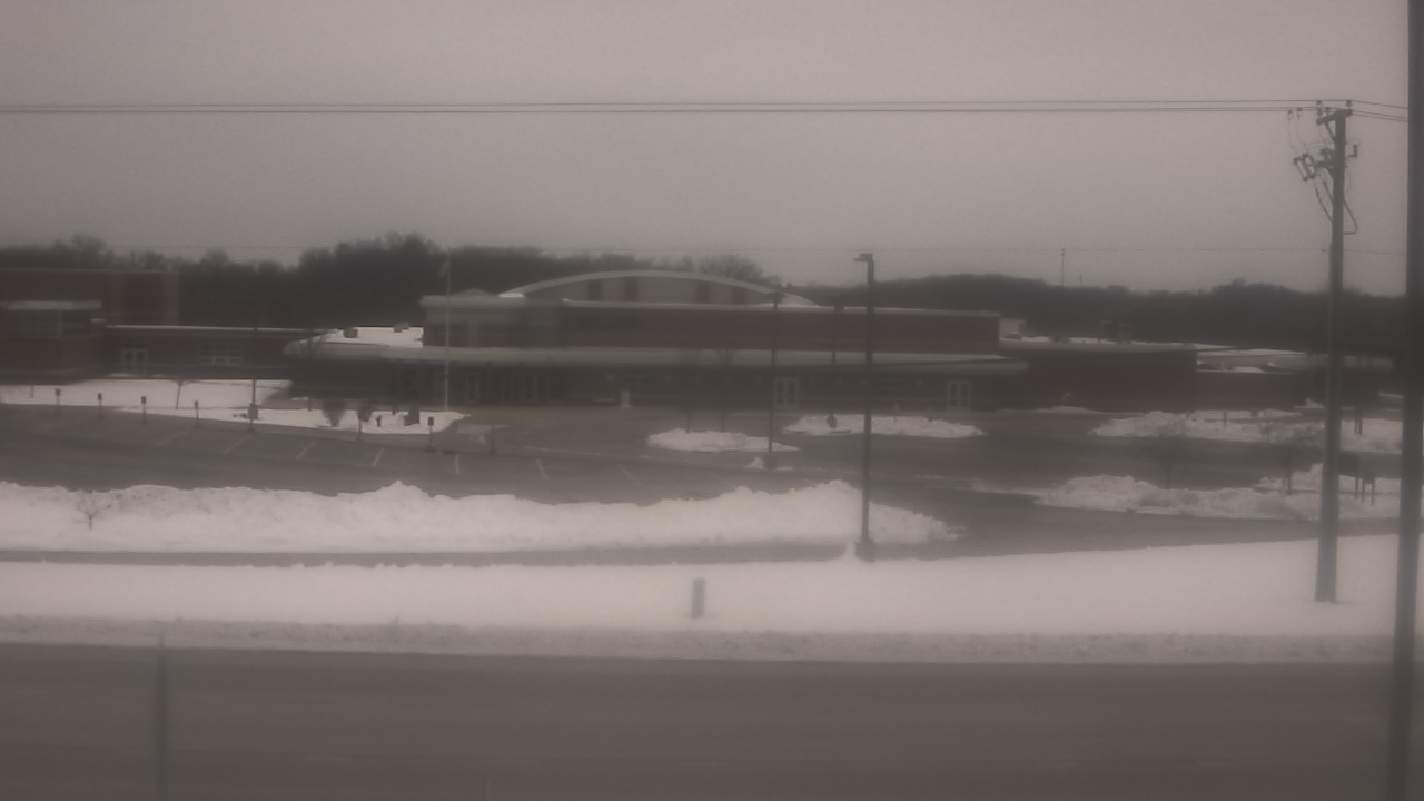 Thumbnail for current weather camera view from Fremont School District 79 in Mundelein, Illinois