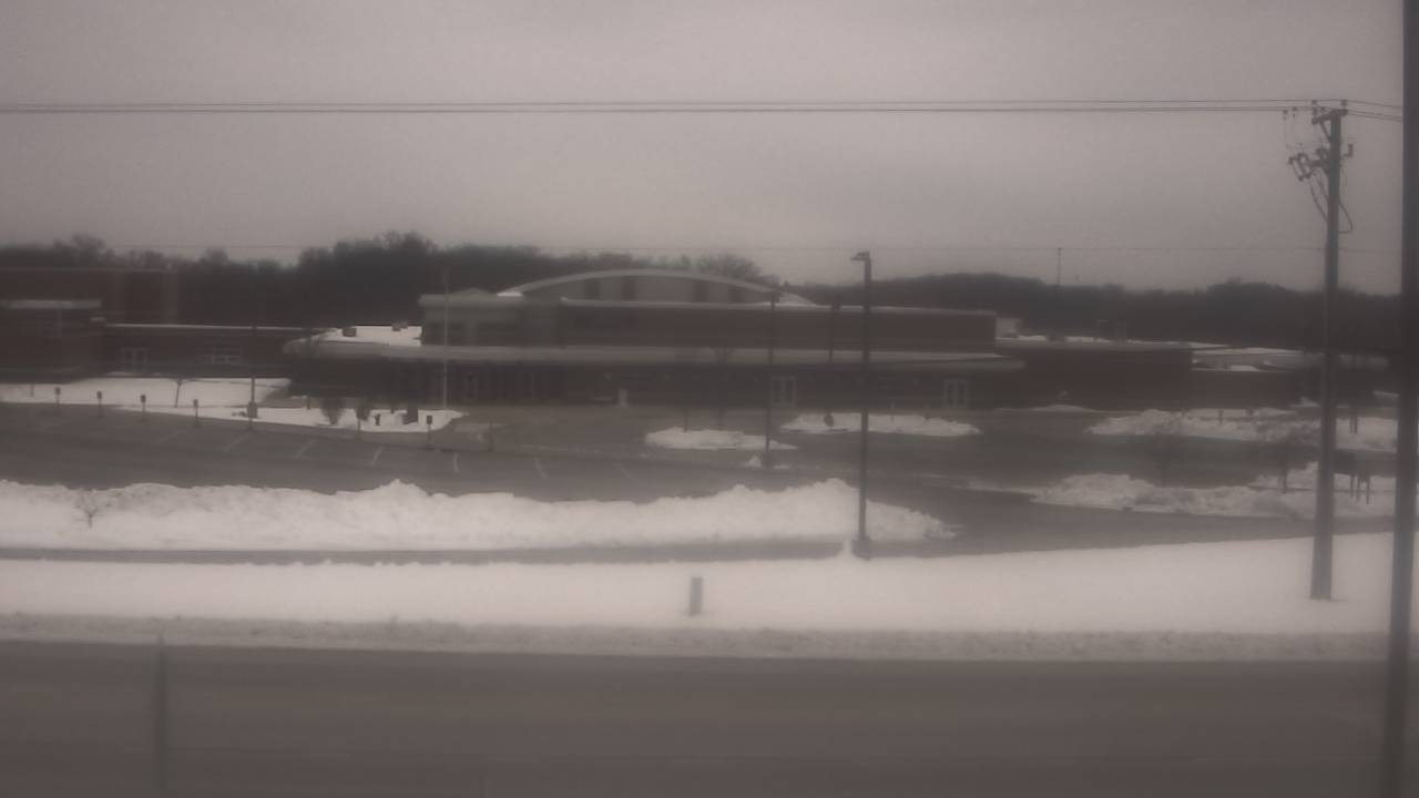 Thumbnail for current weather camera view from Fremont School District 79 in Mundelein, Illinois