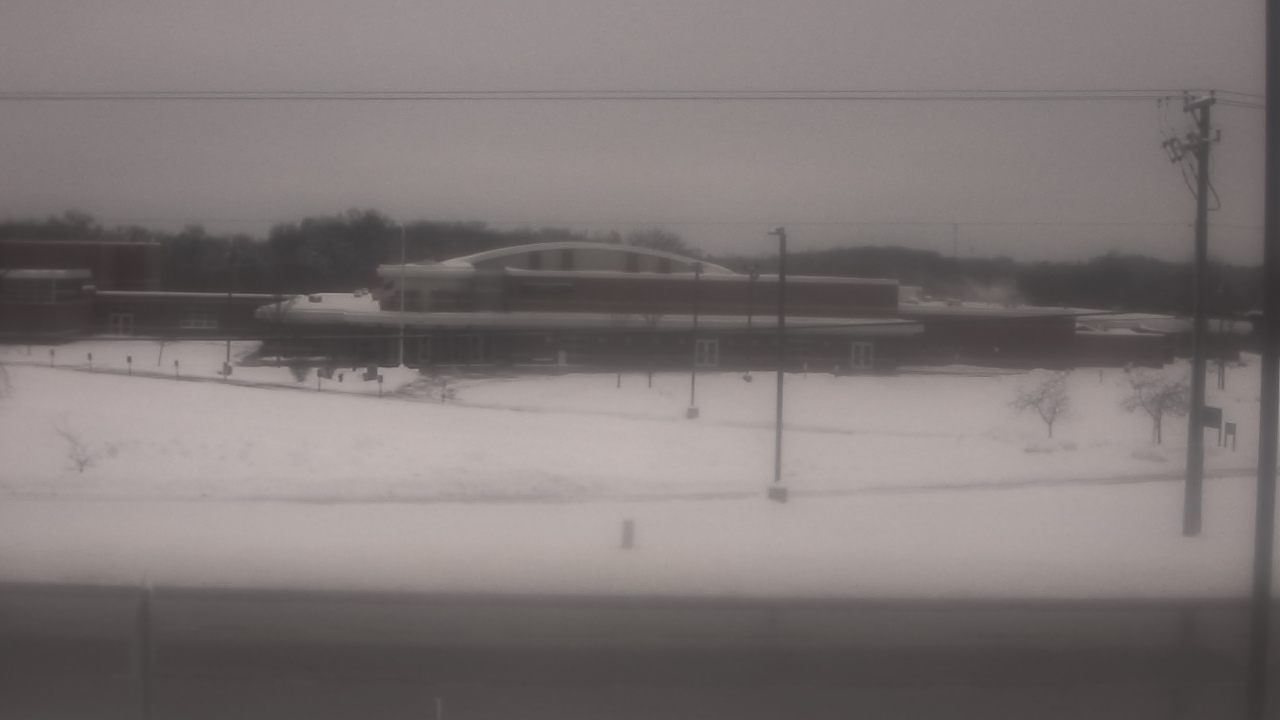 Thumbnail for current weather camera view from Fremont School District 79 in Mundelein, Illinois