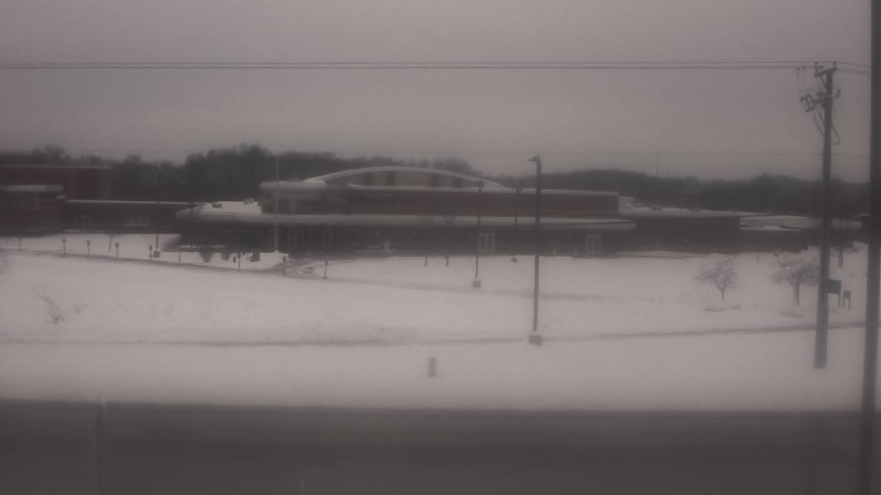 Thumbnail for current weather camera view from Fremont School District 79 in Mundelein, Illinois