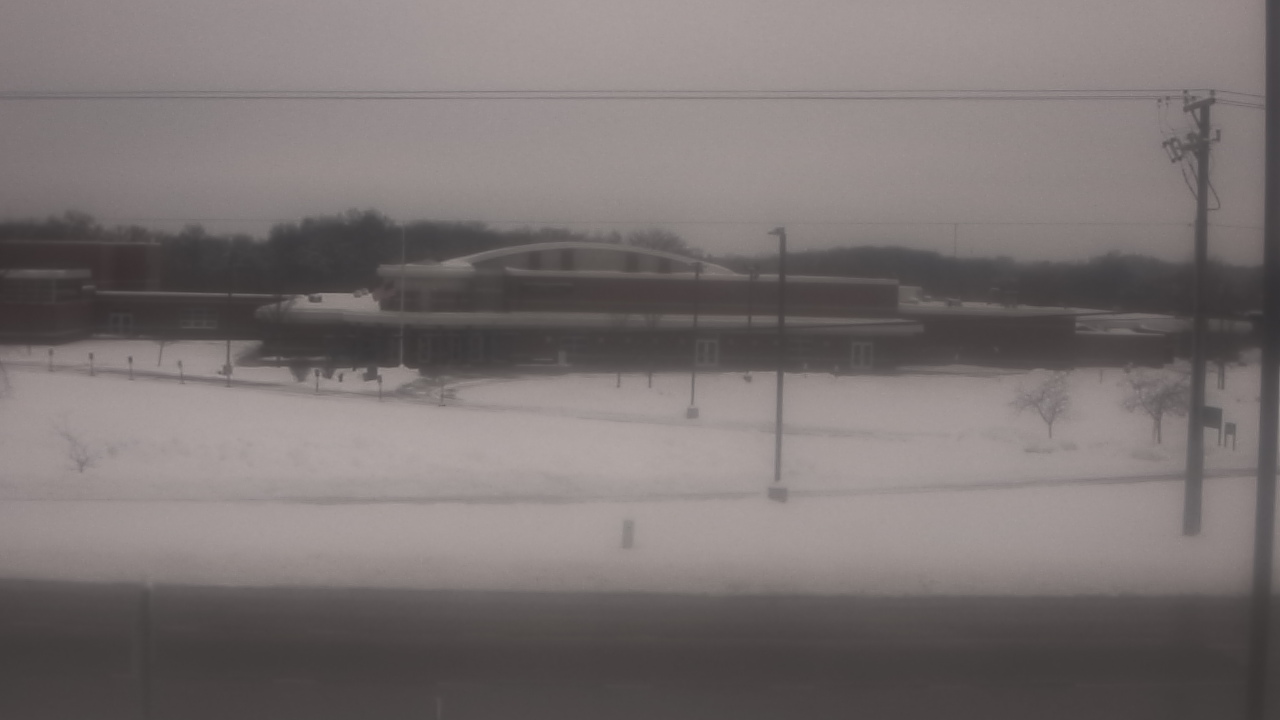Thumbnail for current weather camera view from Fremont School District 79 in Mundelein, Illinois