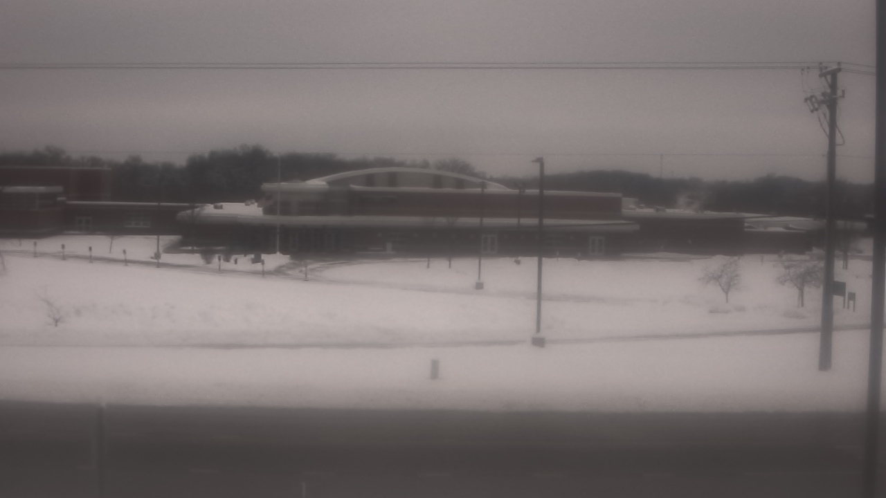Thumbnail for current weather camera view from Fremont School District 79 in Mundelein, Illinois