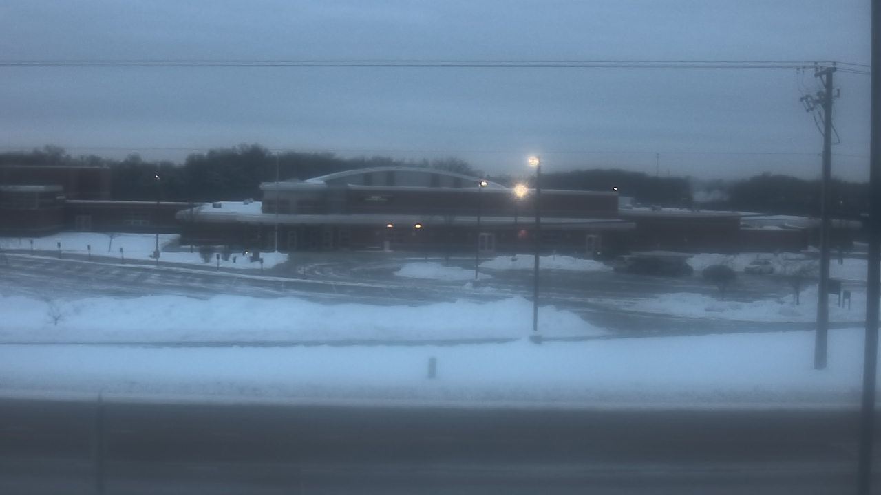 Thumbnail for current weather camera view from Fremont School District 79 in Mundelein, Illinois