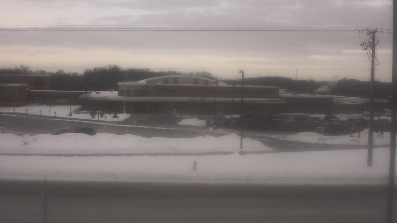 Thumbnail for current weather camera view from Fremont School District 79 in Mundelein, Illinois