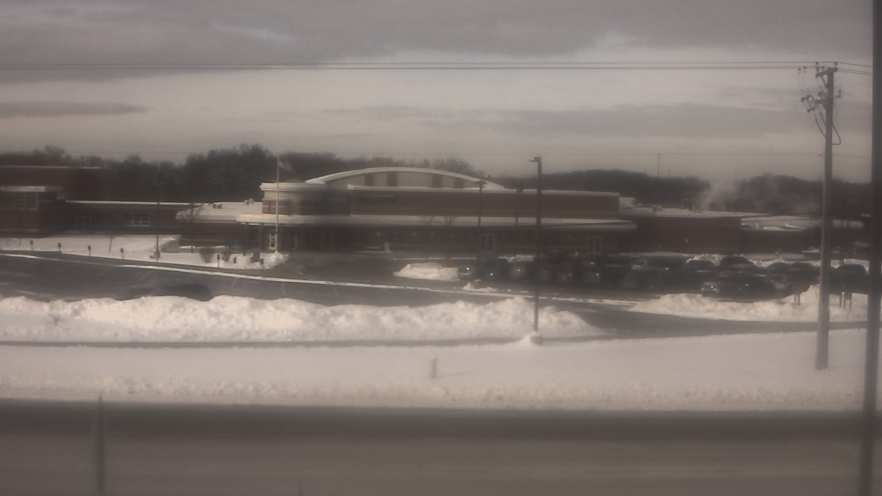Thumbnail for current weather camera view from Fremont School District 79 in Mundelein, Illinois