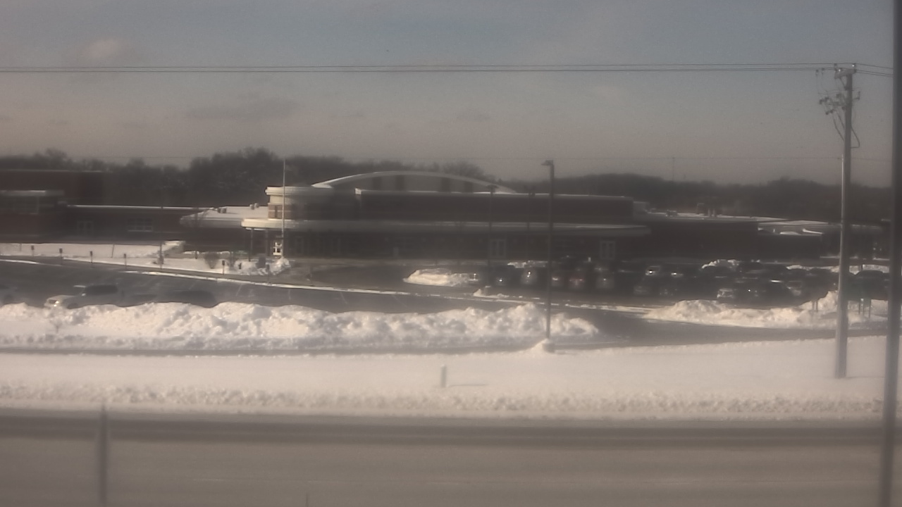 Thumbnail for current weather camera view from Fremont School District 79 in Mundelein, Illinois