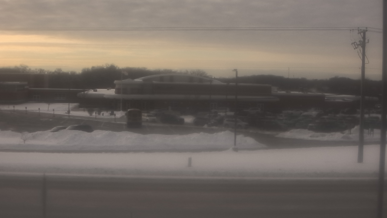 Thumbnail for current weather camera view from Fremont School District 79 in Mundelein, Illinois