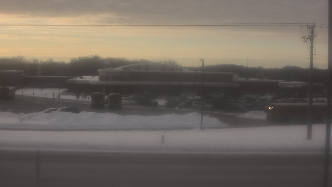 Thumbnail for current weather camera view from Fremont School District 79 in Mundelein, Illinois