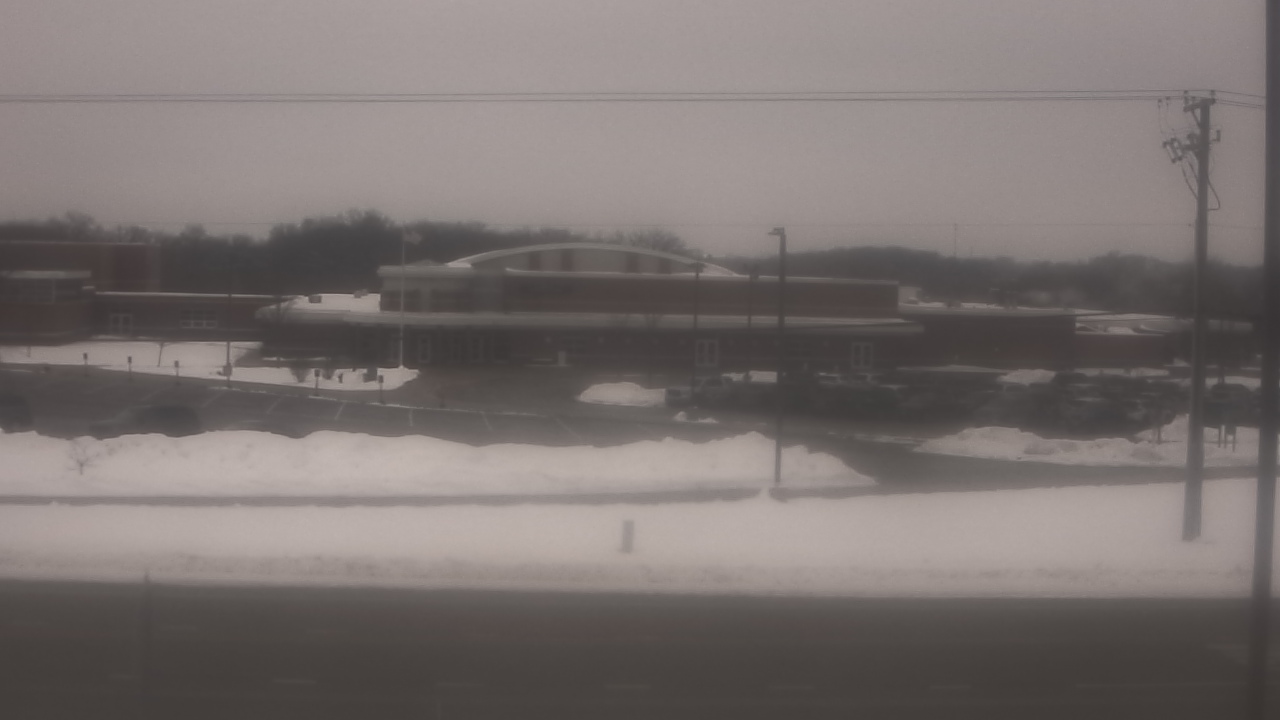 Thumbnail for current weather camera view from Fremont School District 79 in Mundelein, Illinois