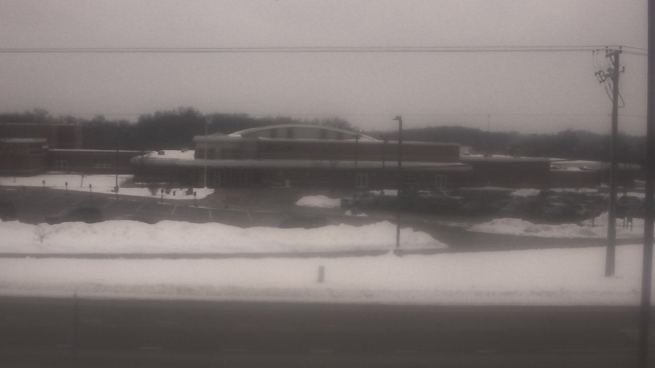 Thumbnail for current weather camera view from Fremont School District 79 in Mundelein, Illinois