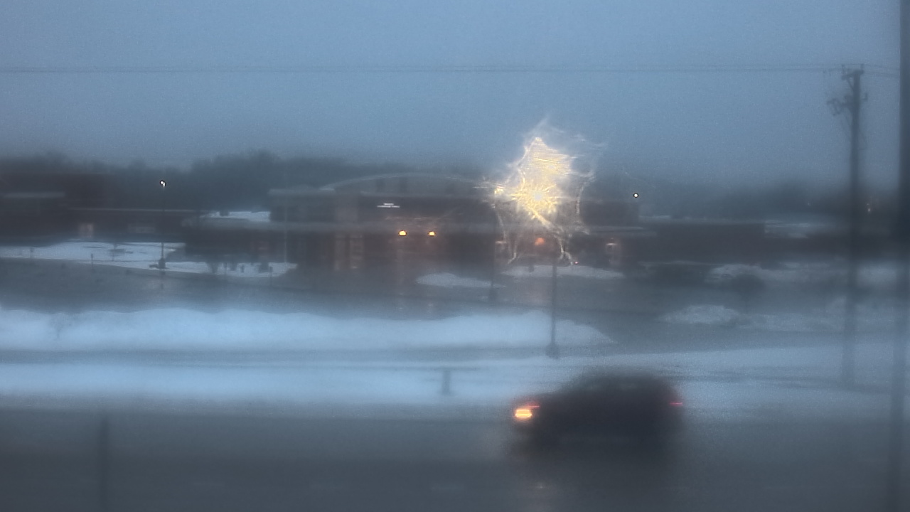 Thumbnail for current weather camera view from Fremont School District 79 in Mundelein, Illinois