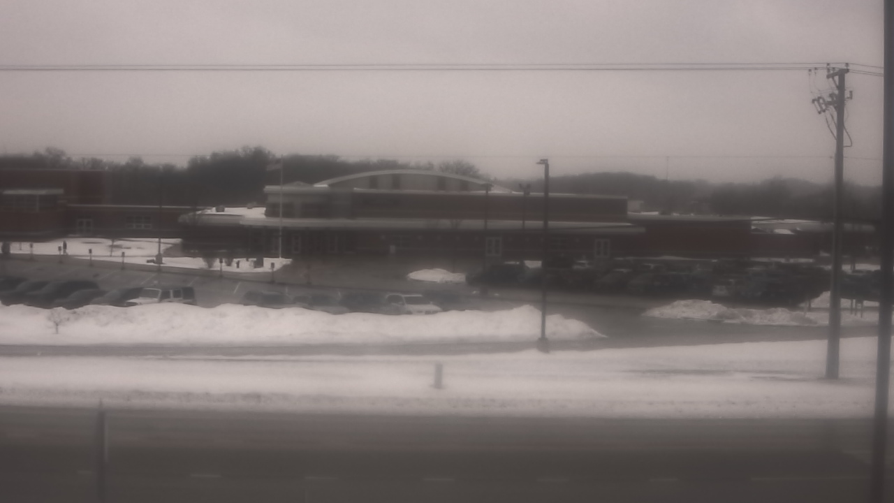 Thumbnail for current weather camera view from Fremont School District 79 in Mundelein, Illinois