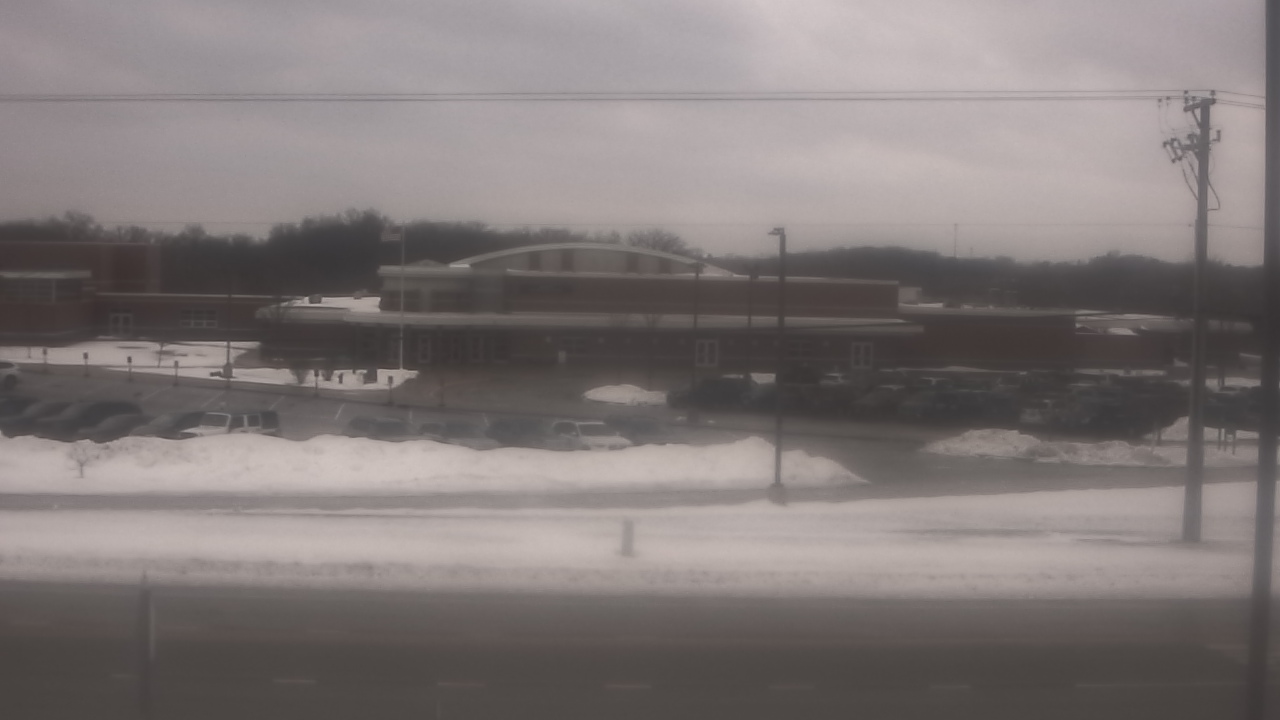 Thumbnail for current weather camera view from Fremont School District 79 in Mundelein, Illinois