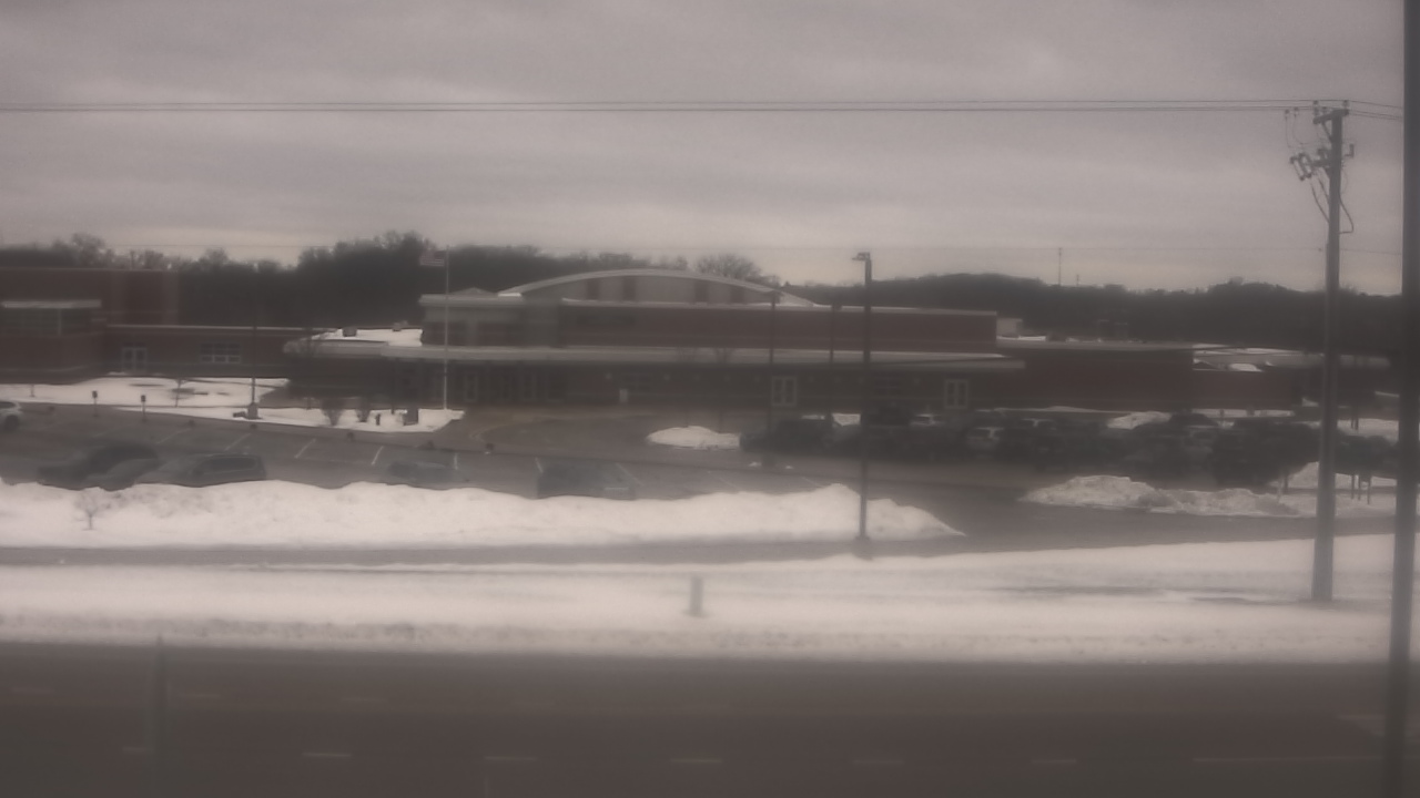 Thumbnail for current weather camera view from Fremont School District 79 in Mundelein, Illinois