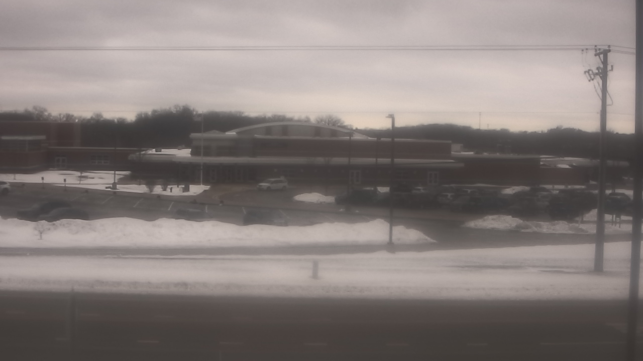 Thumbnail for current weather camera view from Fremont School District 79 in Mundelein, Illinois
