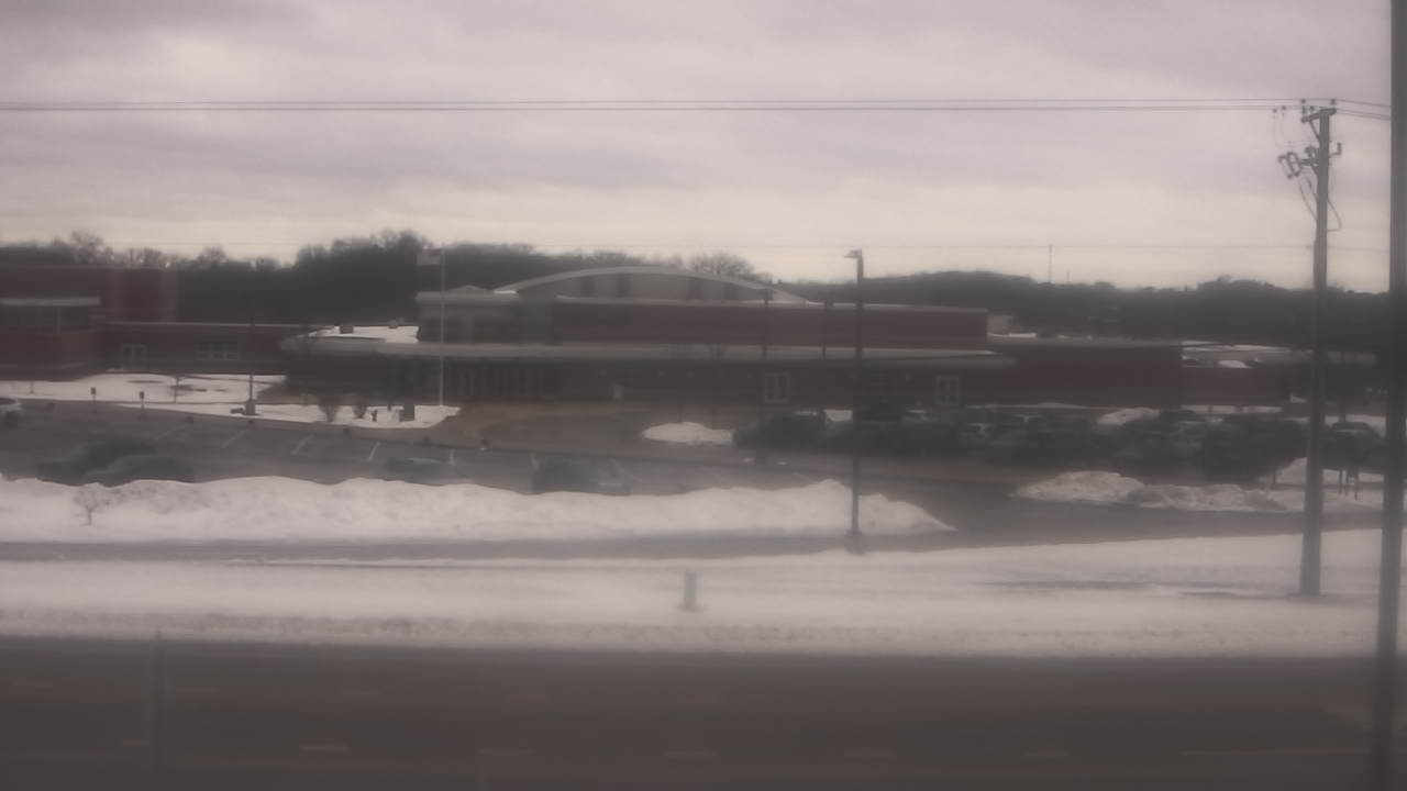 Thumbnail for current weather camera view from Fremont School District 79 in Mundelein, Illinois