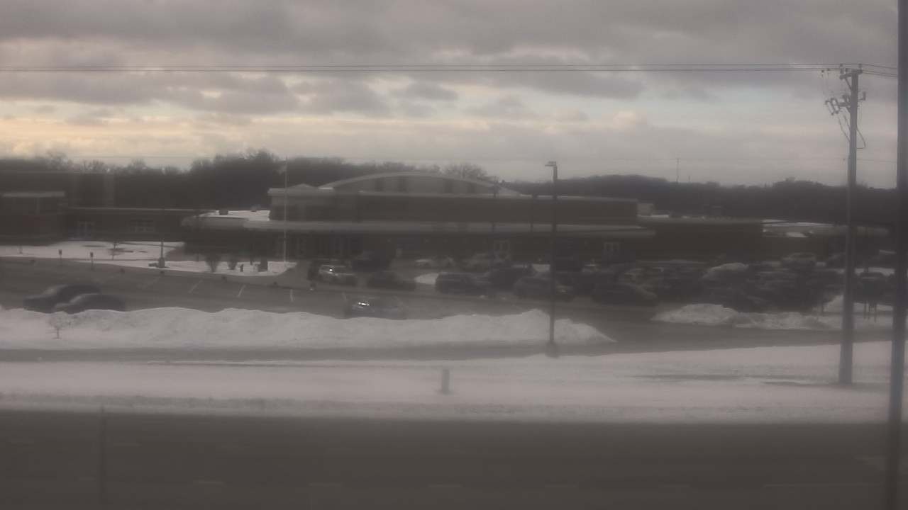 Thumbnail for current weather camera view from Fremont School District 79 in Mundelein, Illinois