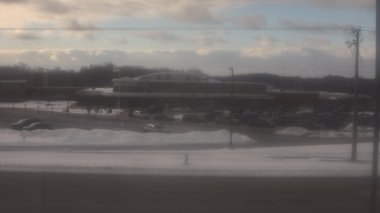 Thumbnail for current weather camera view from Fremont School District 79 in Mundelein, Illinois
