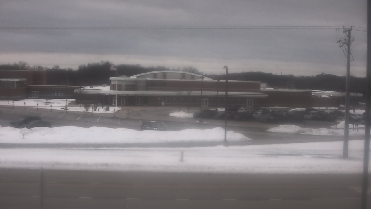Thumbnail for current weather camera view from Fremont School District 79 in Mundelein, Illinois