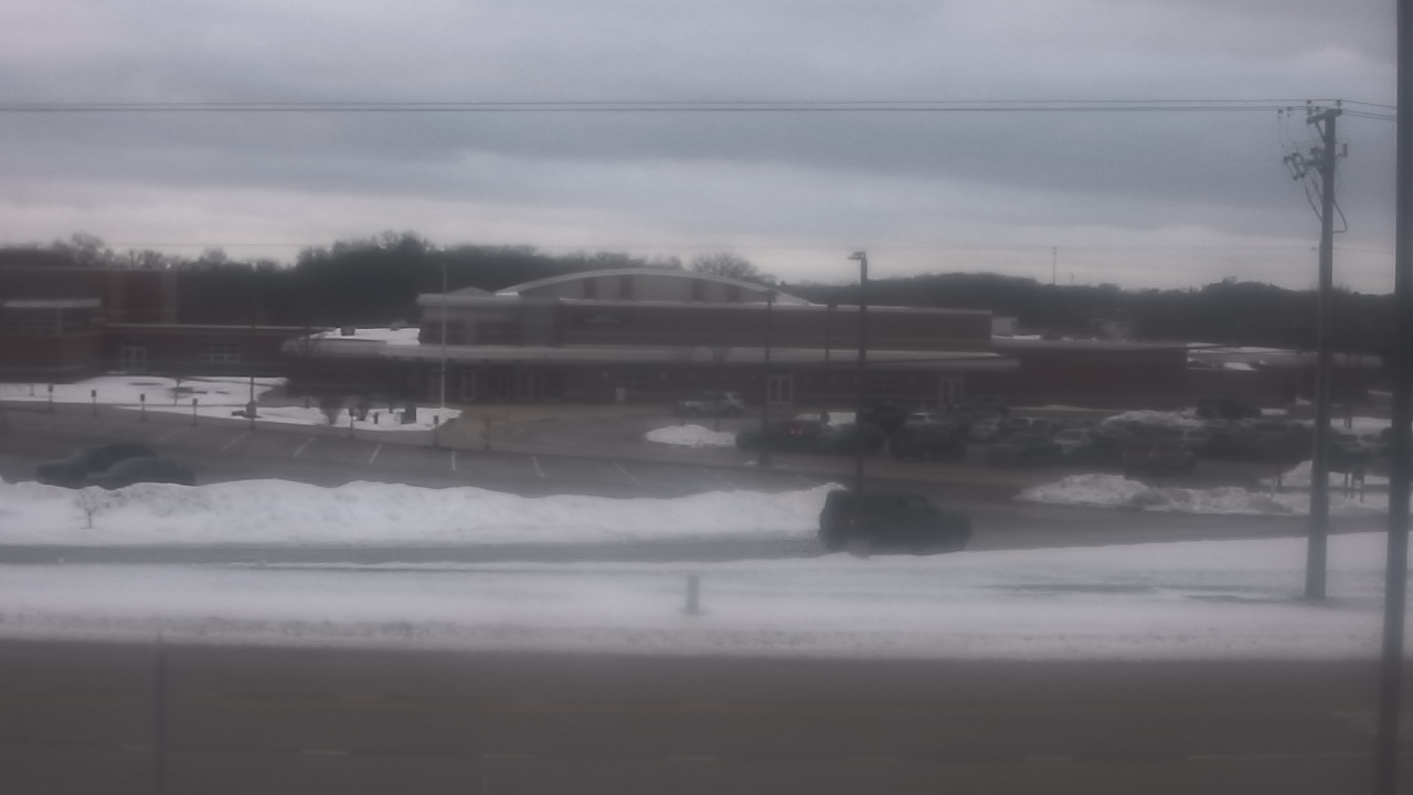Thumbnail for current weather camera view from Fremont School District 79 in Mundelein, Illinois