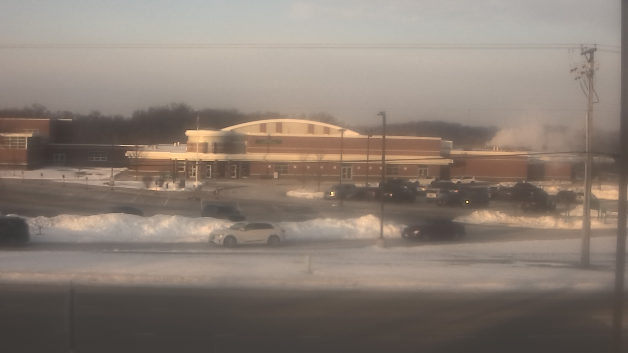 Thumbnail for current weather camera view from Fremont School District 79 in Mundelein, Illinois