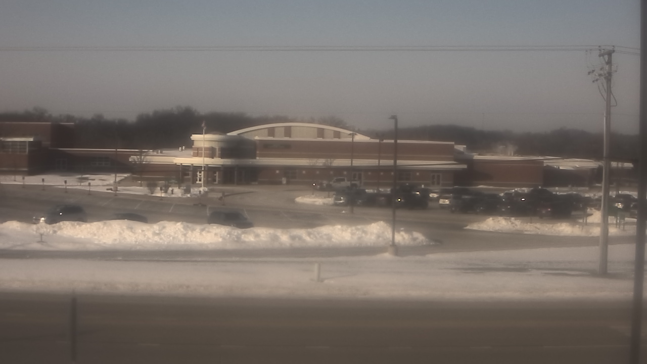 Thumbnail for current weather camera view from Fremont School District 79 in Mundelein, Illinois
