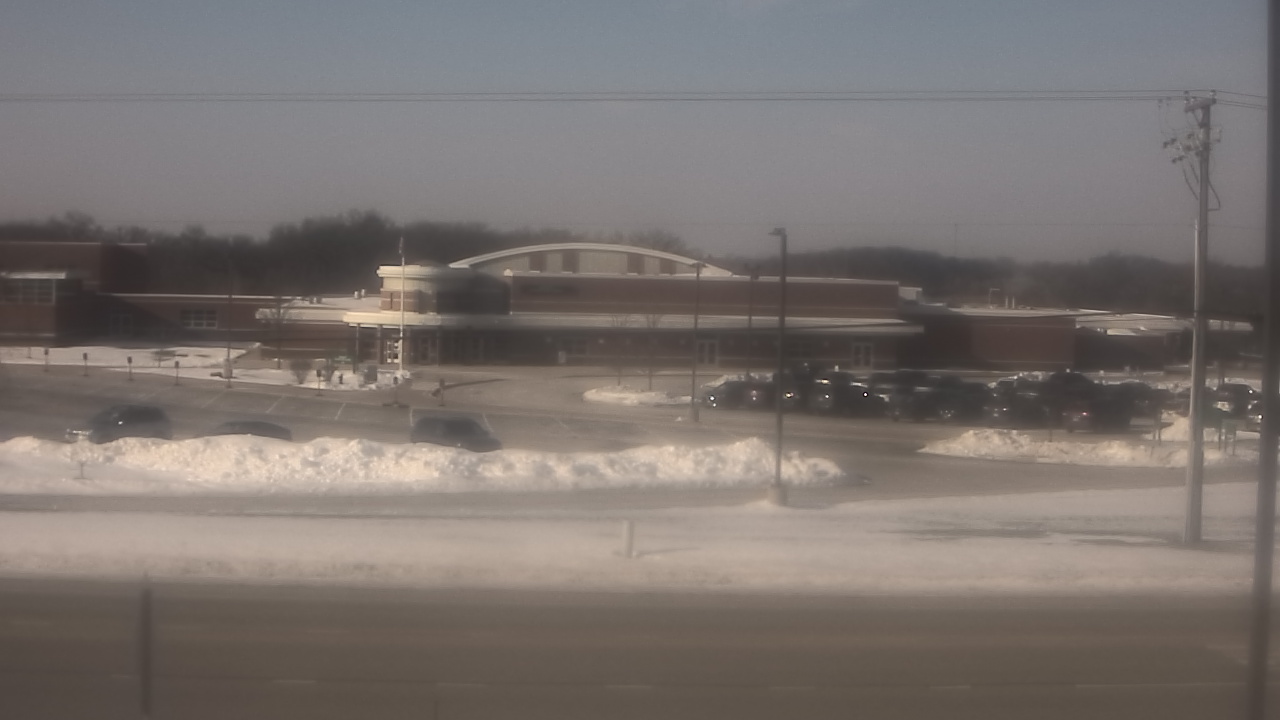 Thumbnail for current weather camera view from Fremont School District 79 in Mundelein, Illinois