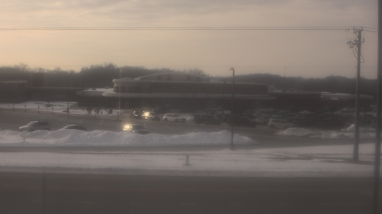 Thumbnail for current weather camera view from Fremont School District 79 in Mundelein, Illinois