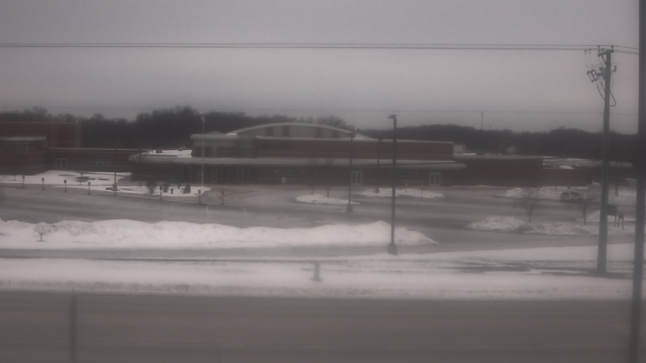 Thumbnail for current weather camera view from Fremont School District 79 in Mundelein, Illinois