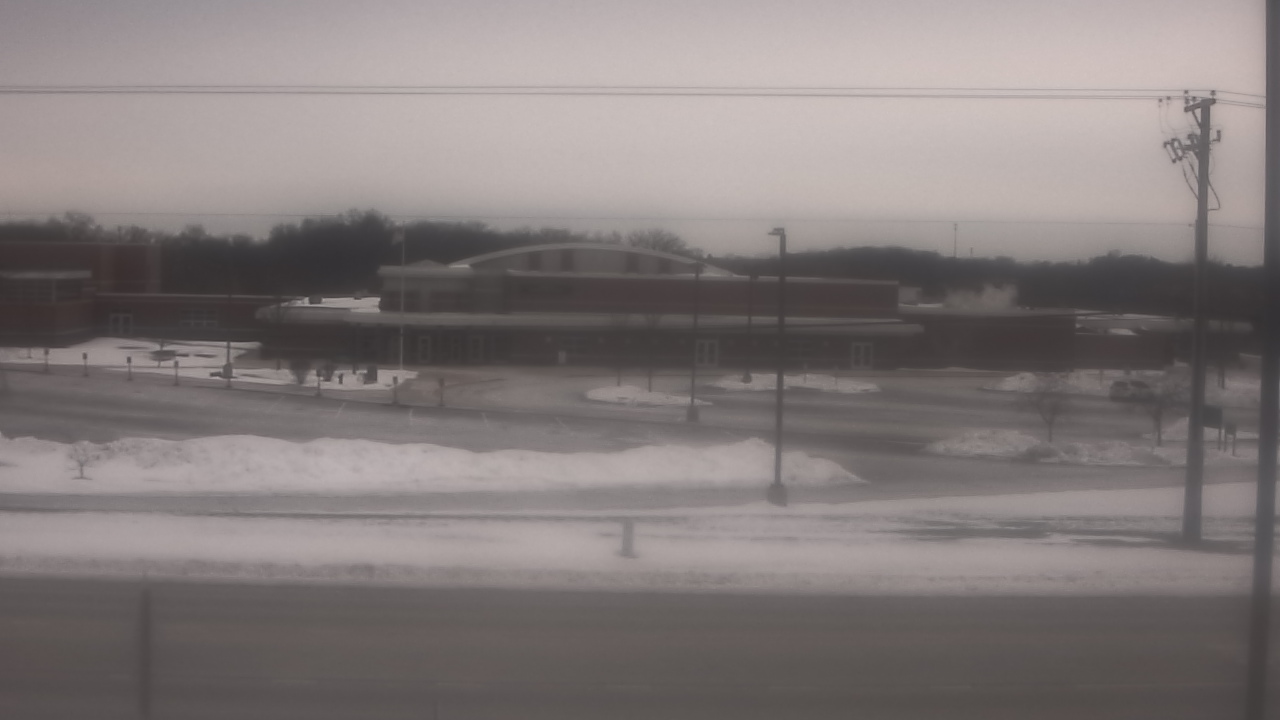 Thumbnail for current weather camera view from Fremont School District 79 in Mundelein, Illinois