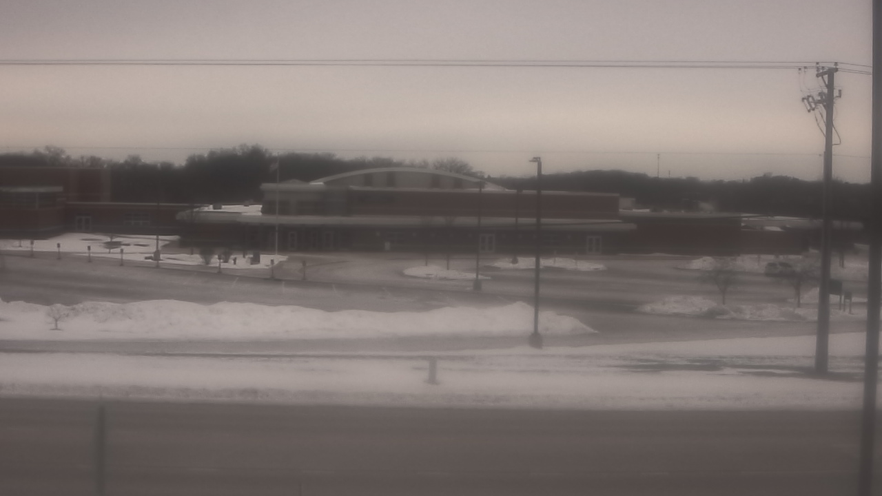 Thumbnail for current weather camera view from Fremont School District 79 in Mundelein, Illinois