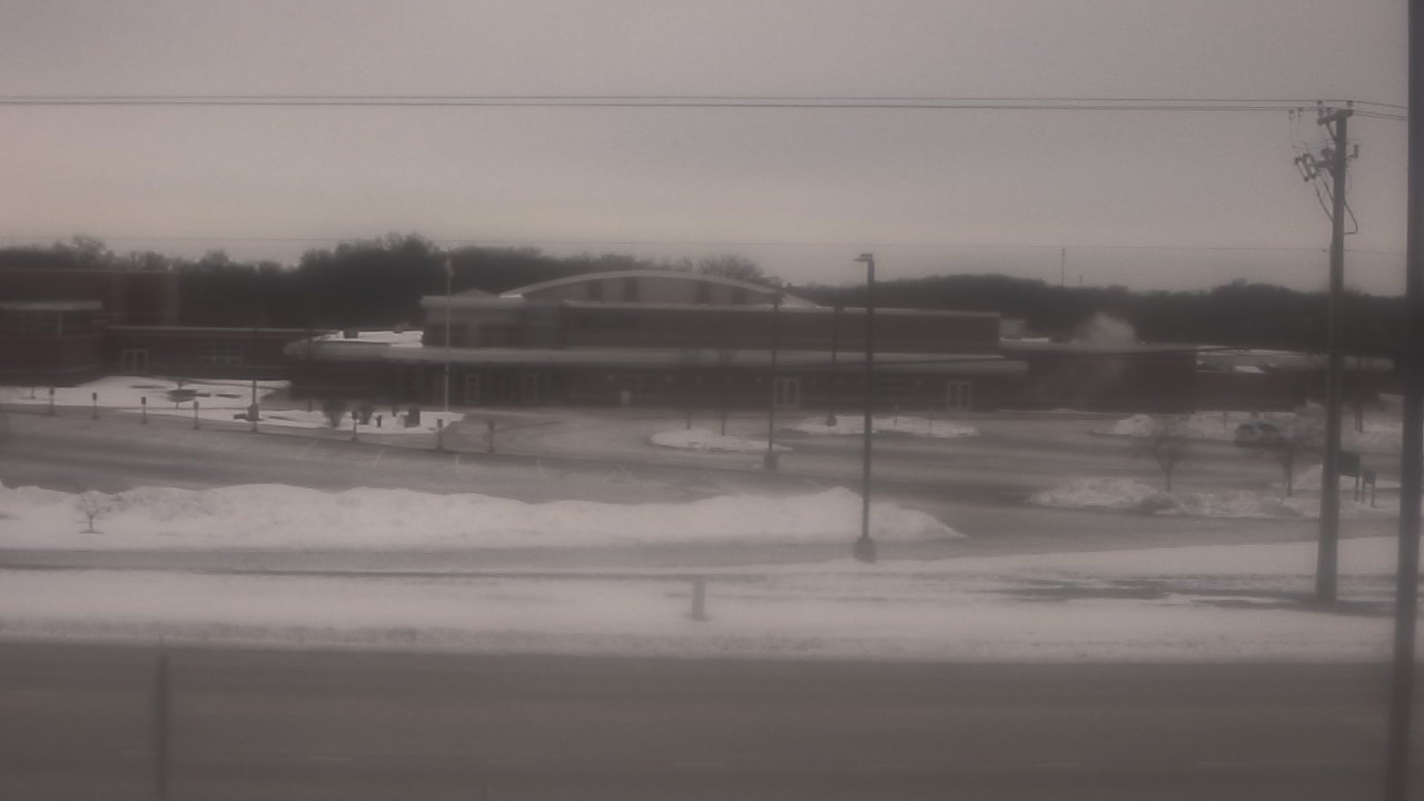 Thumbnail for current weather camera view from Fremont School District 79 in Mundelein, Illinois