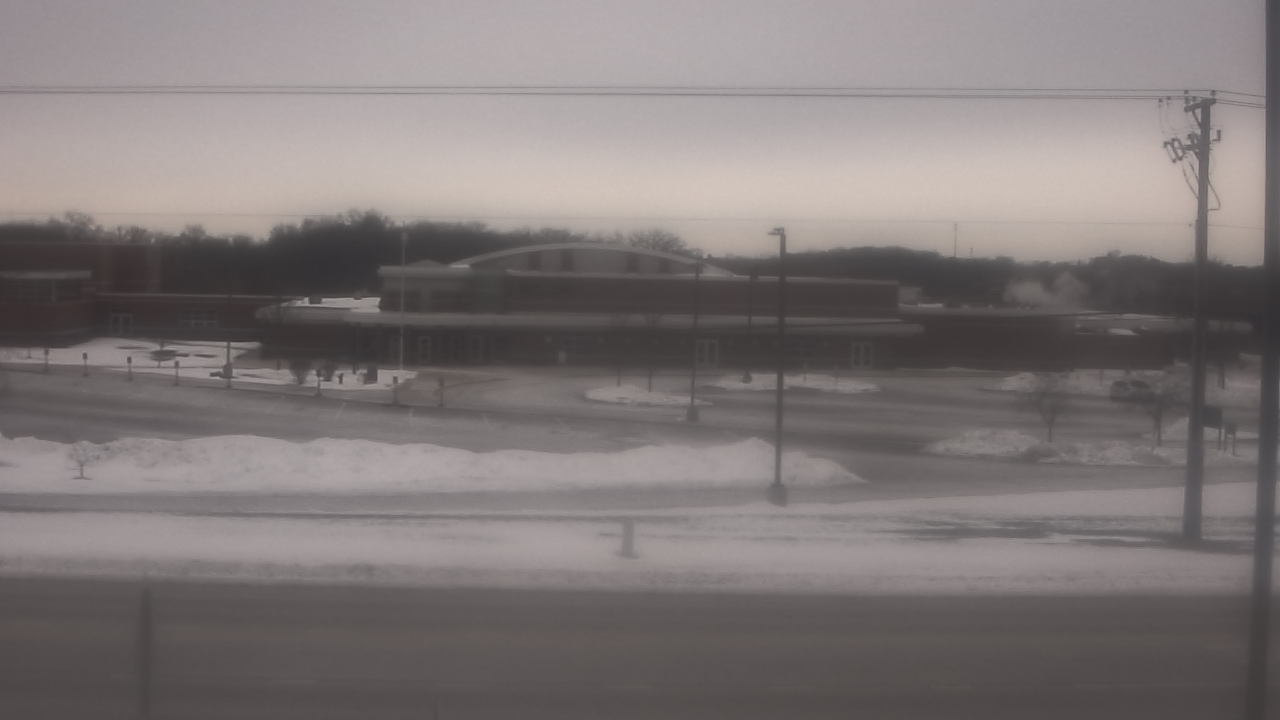 Thumbnail for current weather camera view from Fremont School District 79 in Mundelein, Illinois