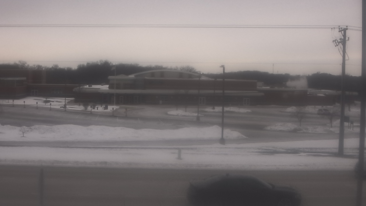 Thumbnail for current weather camera view from Fremont School District 79 in Mundelein, Illinois