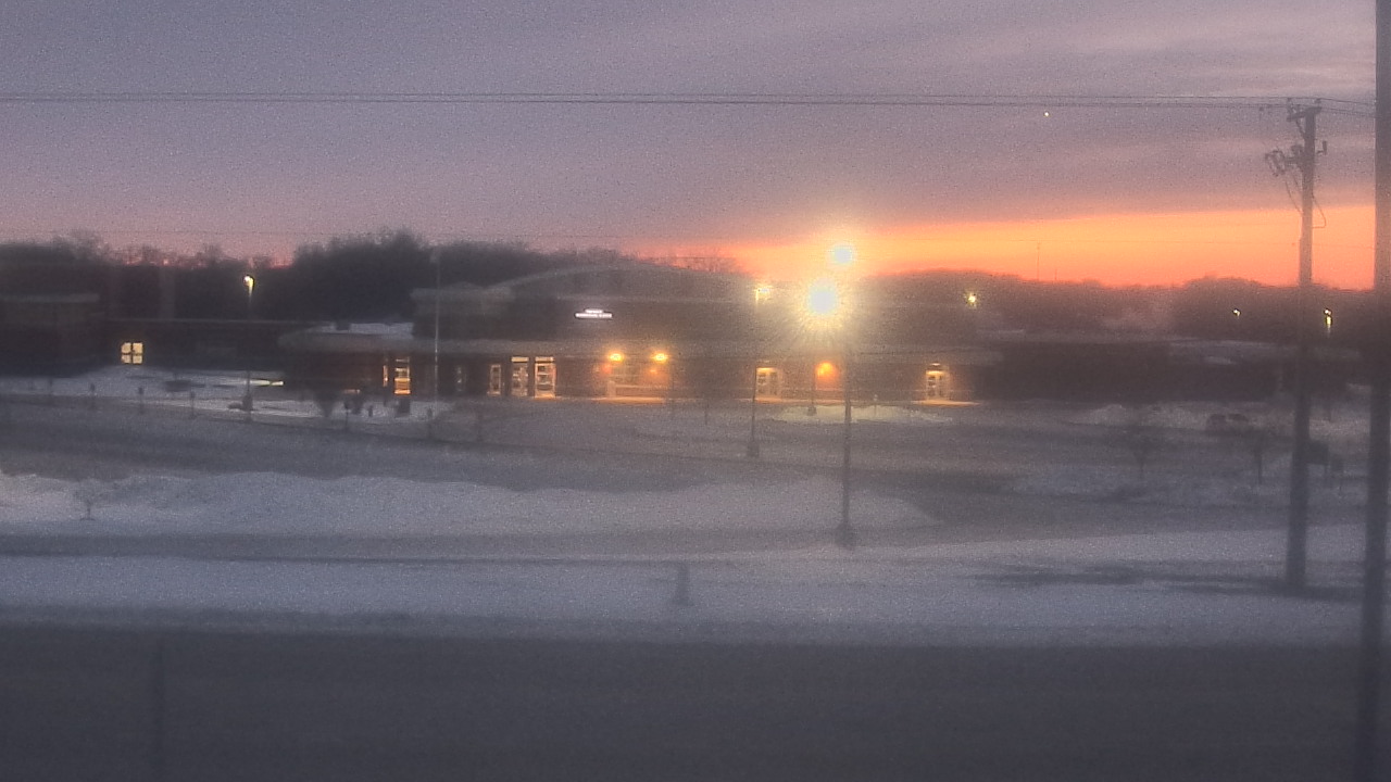 Thumbnail for current weather camera view from Fremont School District 79 in Mundelein, Illinois