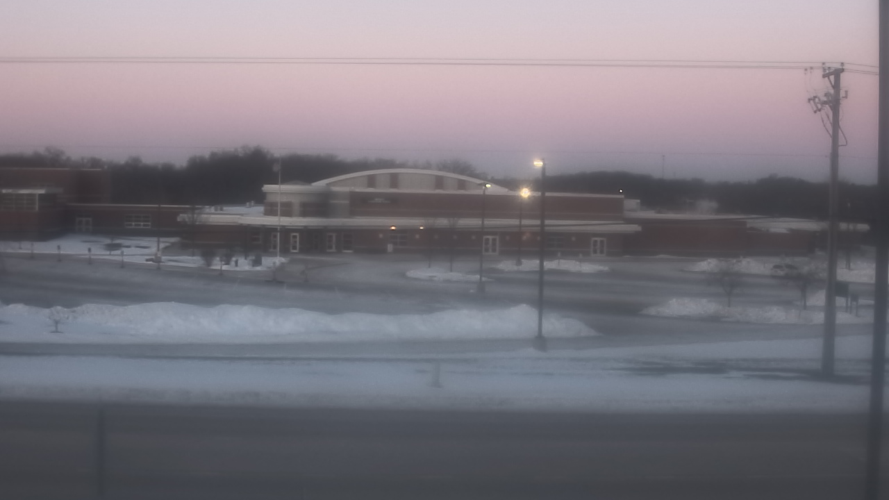 Thumbnail for current weather camera view from Fremont School District 79 in Mundelein, Illinois