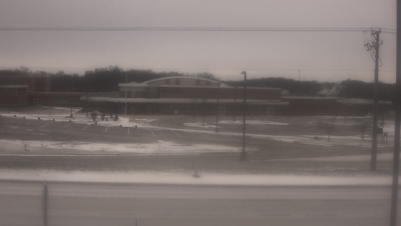 Thumbnail for current weather camera view from Fremont School District 79 in Mundelein, Illinois