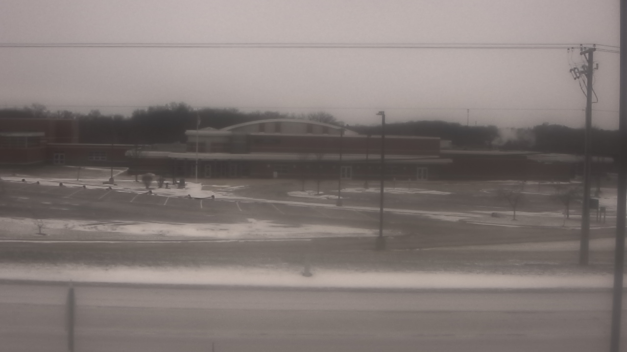 Thumbnail for current weather camera view from Fremont School District 79 in Mundelein, Illinois