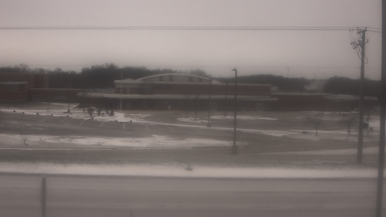 Thumbnail for current weather camera view from Fremont School District 79 in Mundelein, Illinois