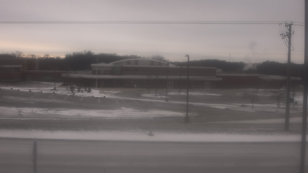 Thumbnail for current weather camera view from Fremont School District 79 in Mundelein, Illinois