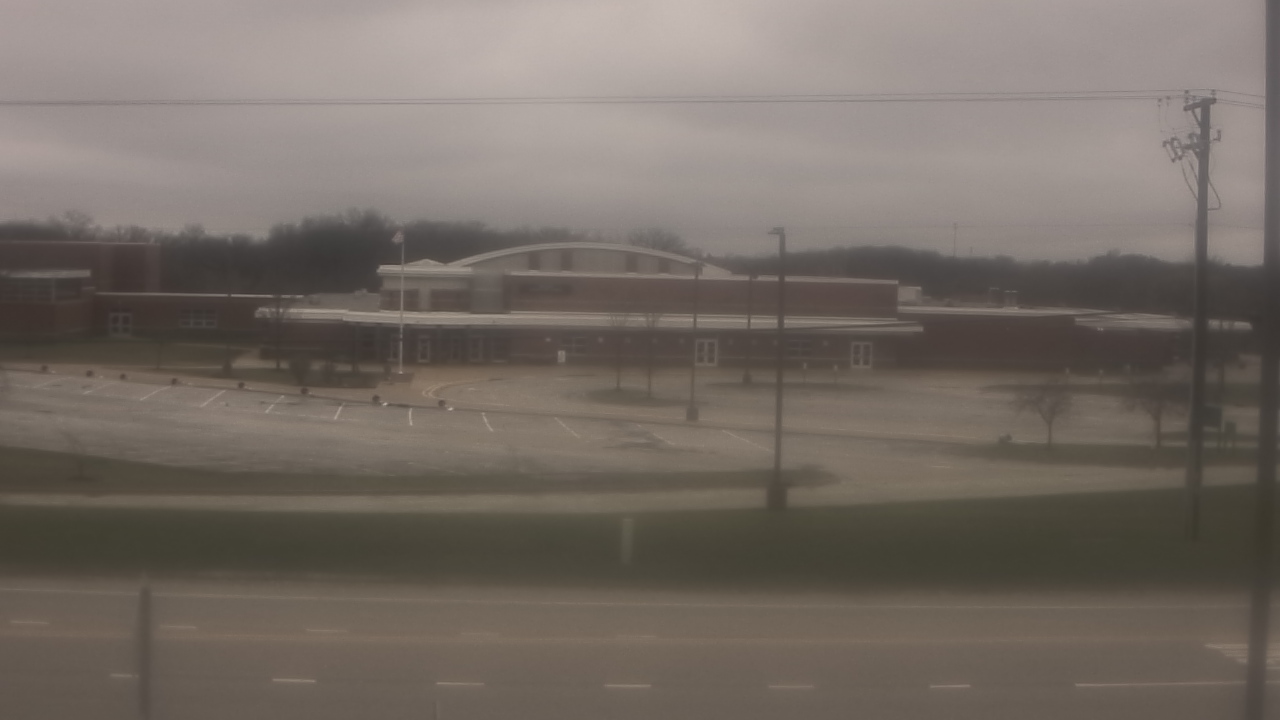 Thumbnail for current weather camera view from Fremont School District 79 in Mundelein, Illinois