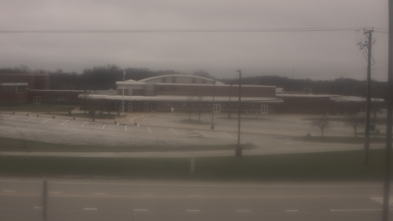Thumbnail for current weather camera view from Fremont School District 79 in Mundelein, Illinois