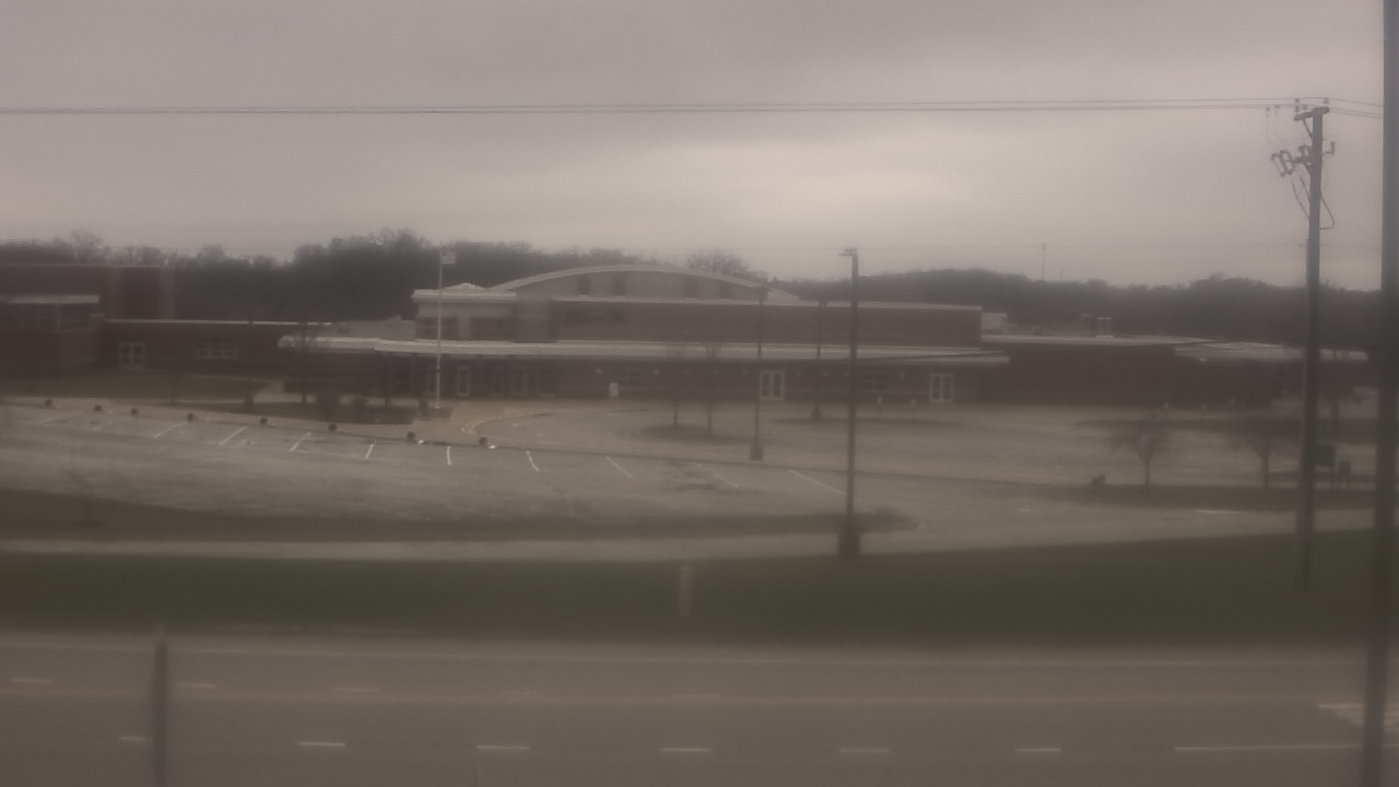 Thumbnail for current weather camera view from Fremont School District 79 in Mundelein, Illinois