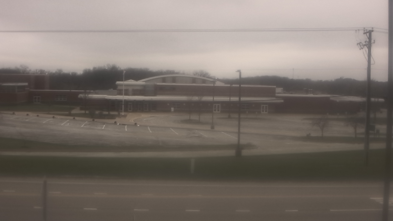 Thumbnail for current weather camera view from Fremont School District 79 in Mundelein, Illinois