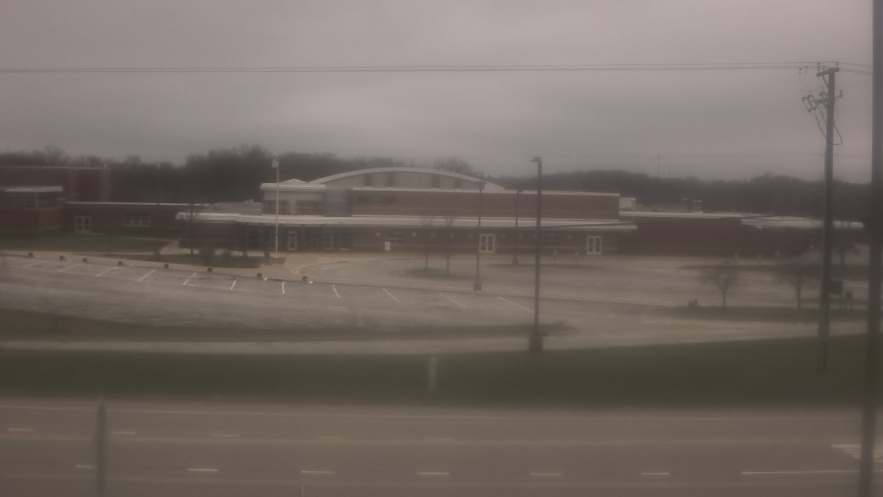 Thumbnail for current weather camera view from Fremont School District 79 in Mundelein, Illinois