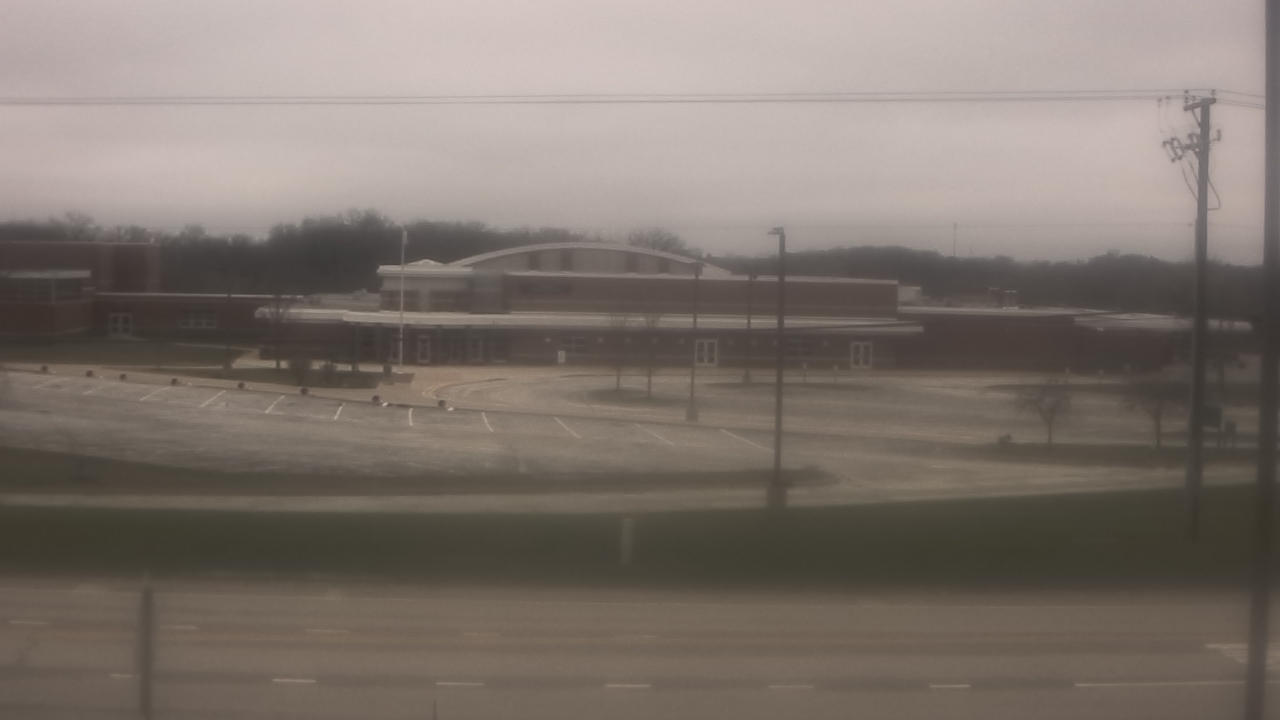 Thumbnail for current weather camera view from Fremont School District 79 in Mundelein, Illinois