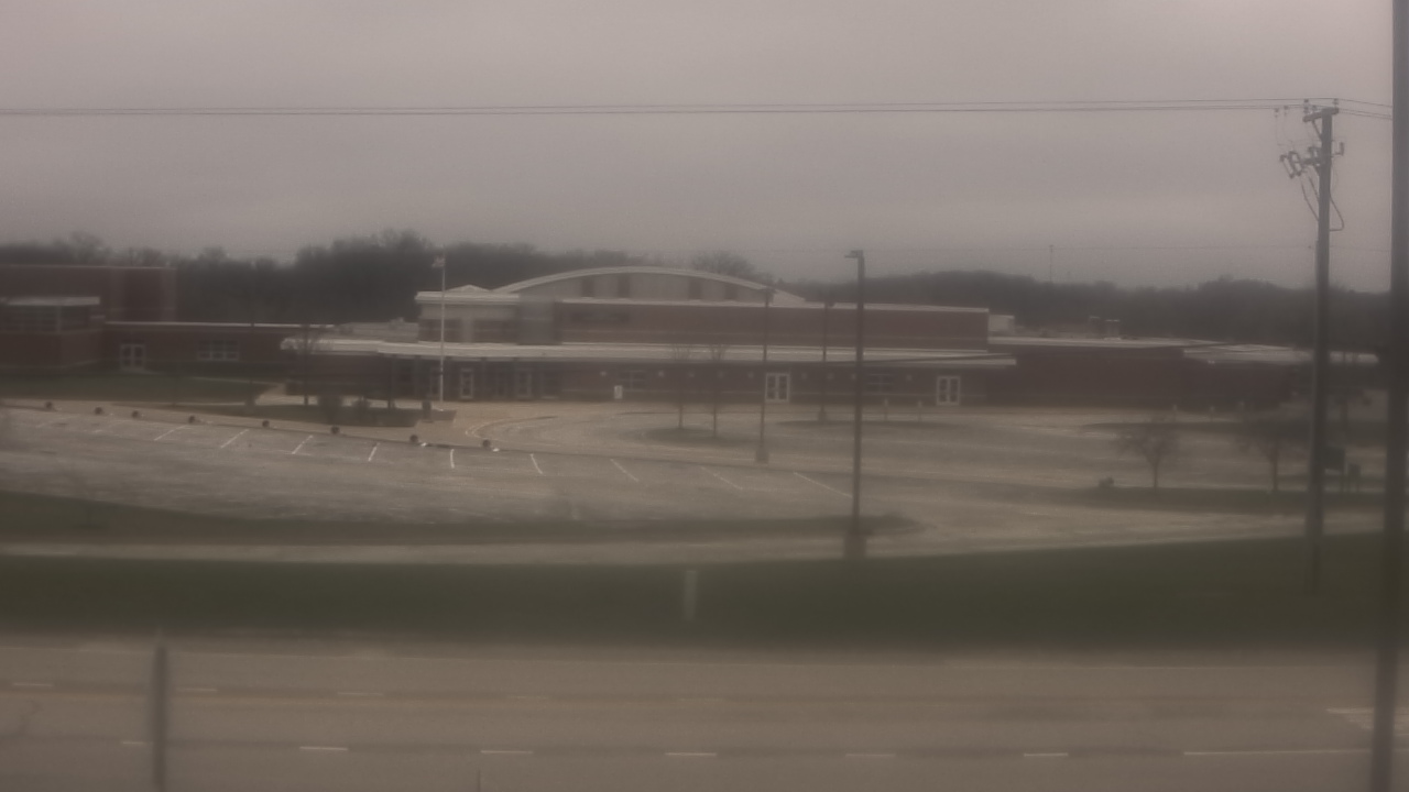 Thumbnail for current weather camera view from Fremont School District 79 in Mundelein, Illinois