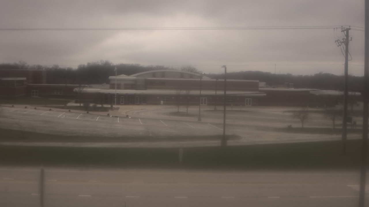 Thumbnail for current weather camera view from Fremont School District 79 in Mundelein, Illinois